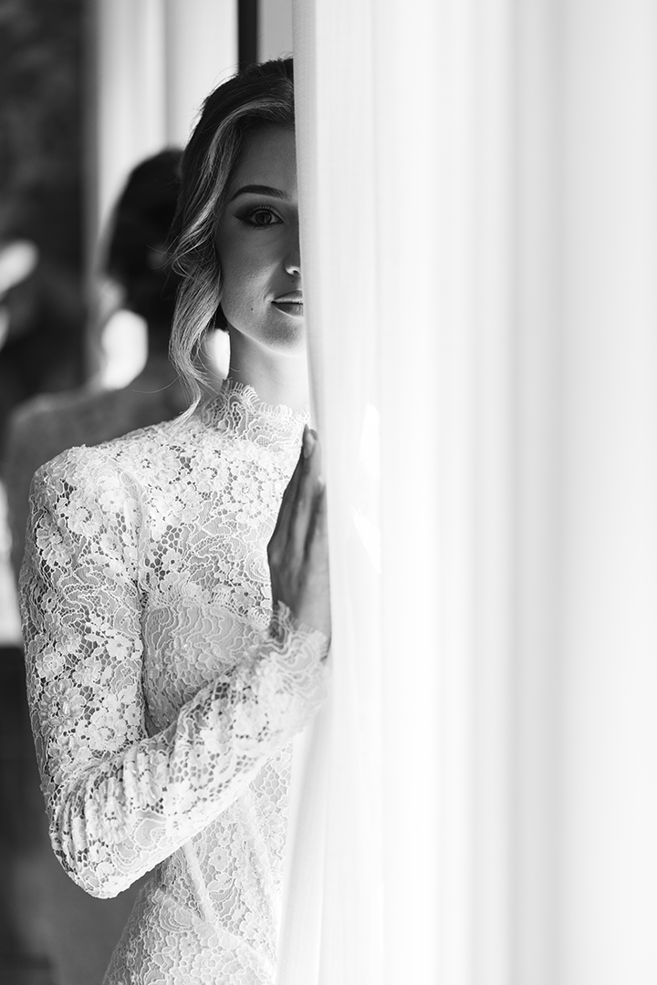 Elegant bride during her destination wedding in Sicily captured by Rosario Spadaro